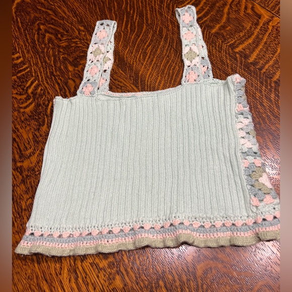 American Eagle Cropped Crochet Mint Green Tank Granny Square Small Boho - Picture 7 of 9